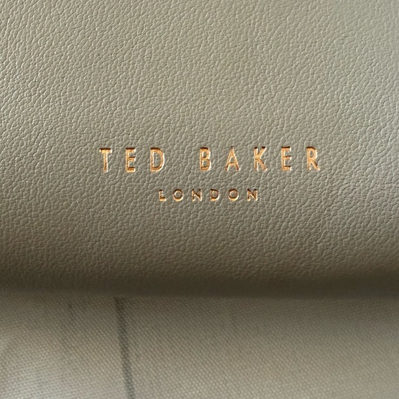 Ted Baker Matinee Quilted Leather wallet w/Rose Gold Chain Crossbody Bag - Picture 8 of 11